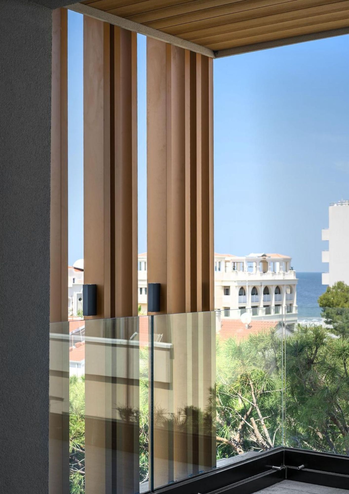 Parapetti in vetro per piscine e terrazze di hotel